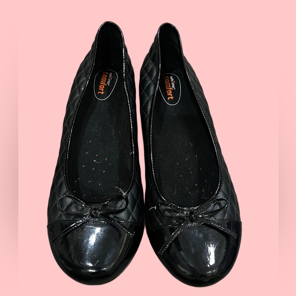 Adorable black ballet flats